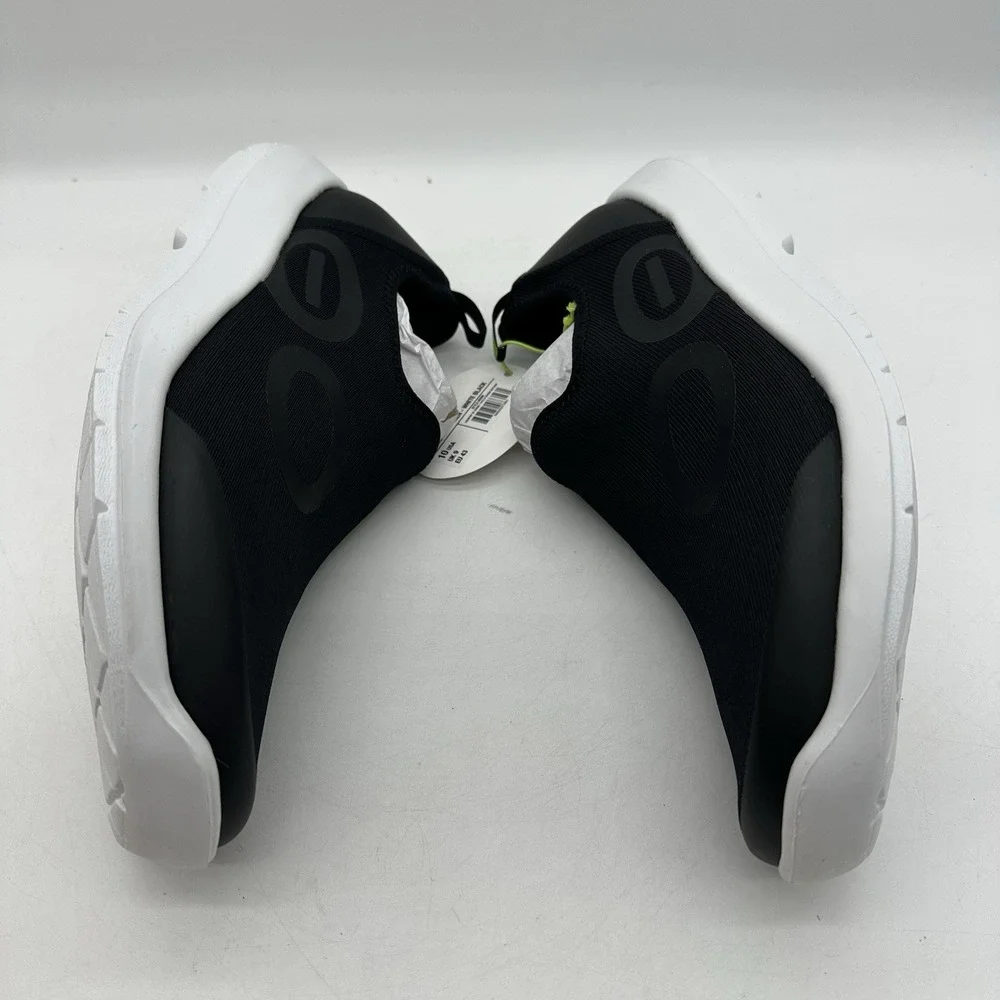 NIB Oofos OOMG Sport 5085 Men's Size 10 Recovery Slip On Shoes Black White